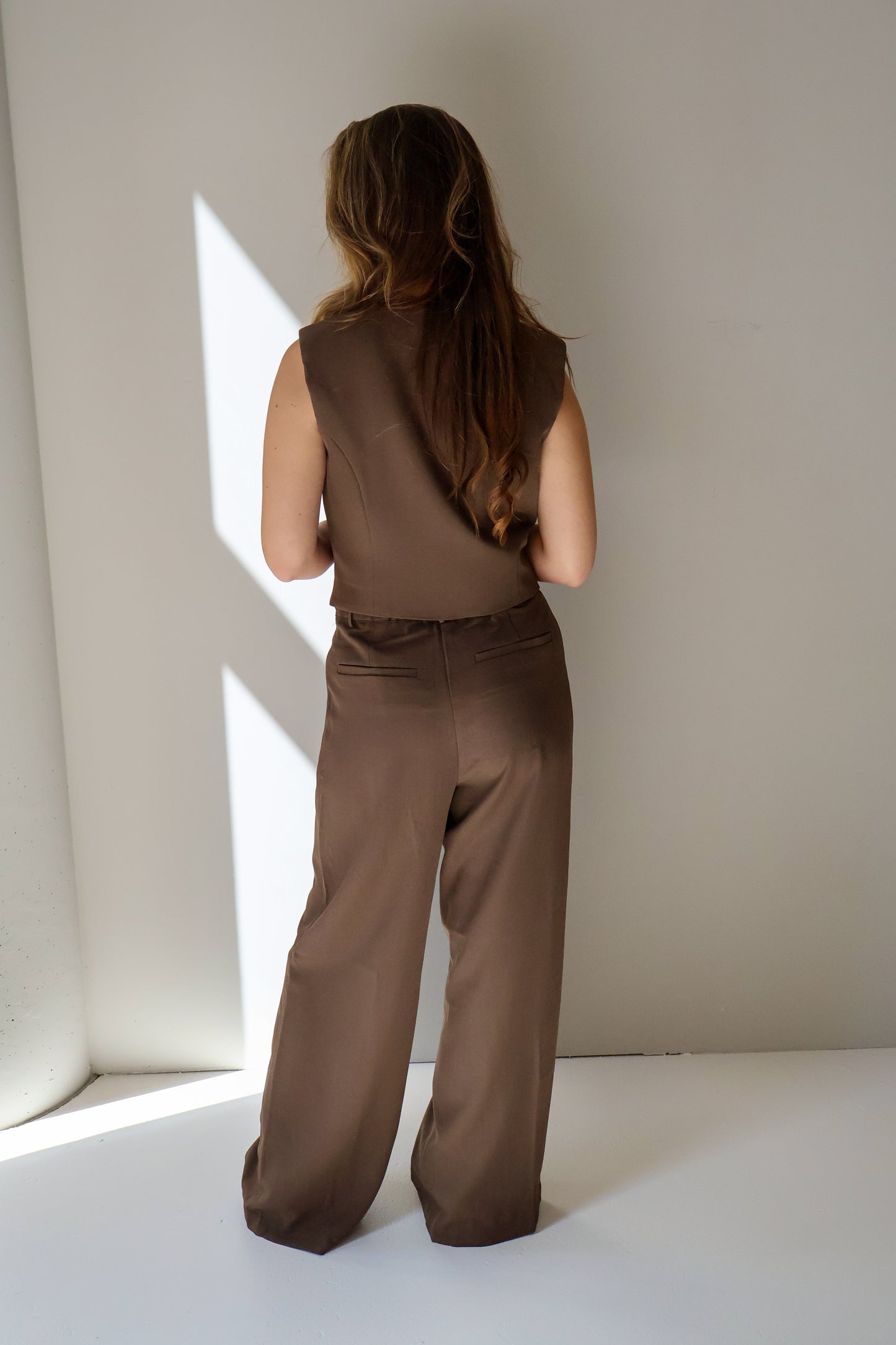 Kort Gilet met bijpassende Pantalon - Bruin