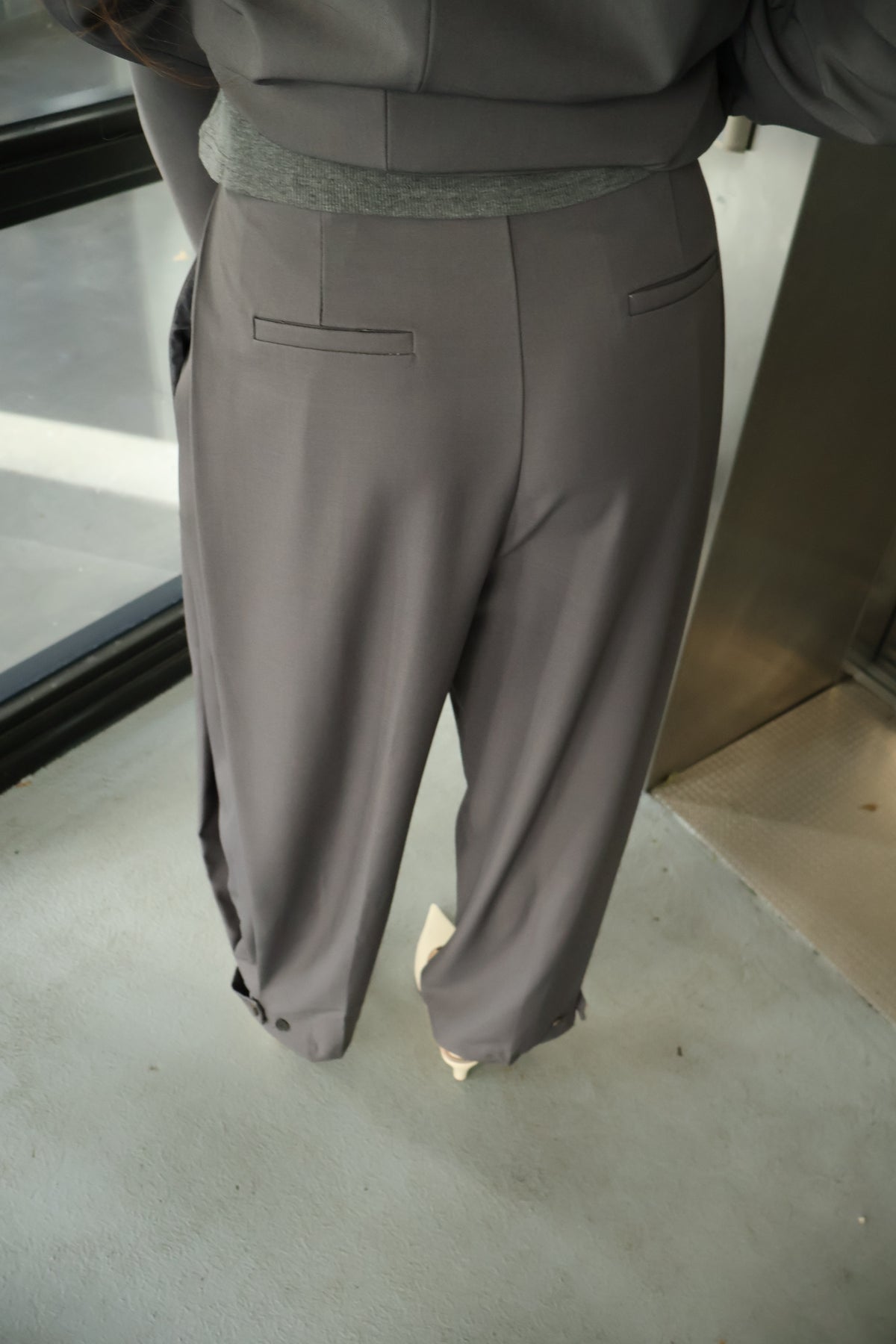 Pantalon met zij plooi - Grijs