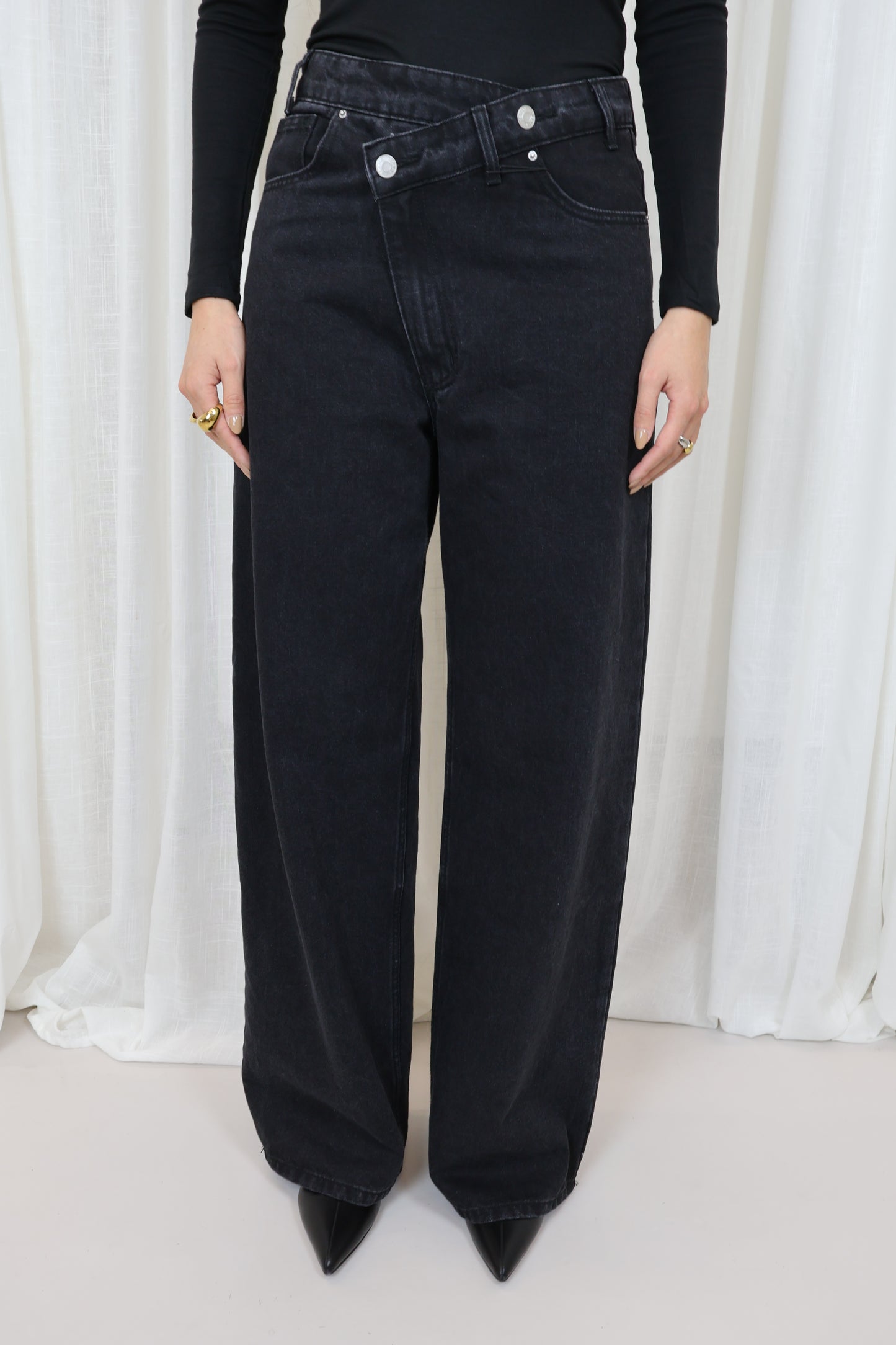 Jeans schuine sluiting - zwart