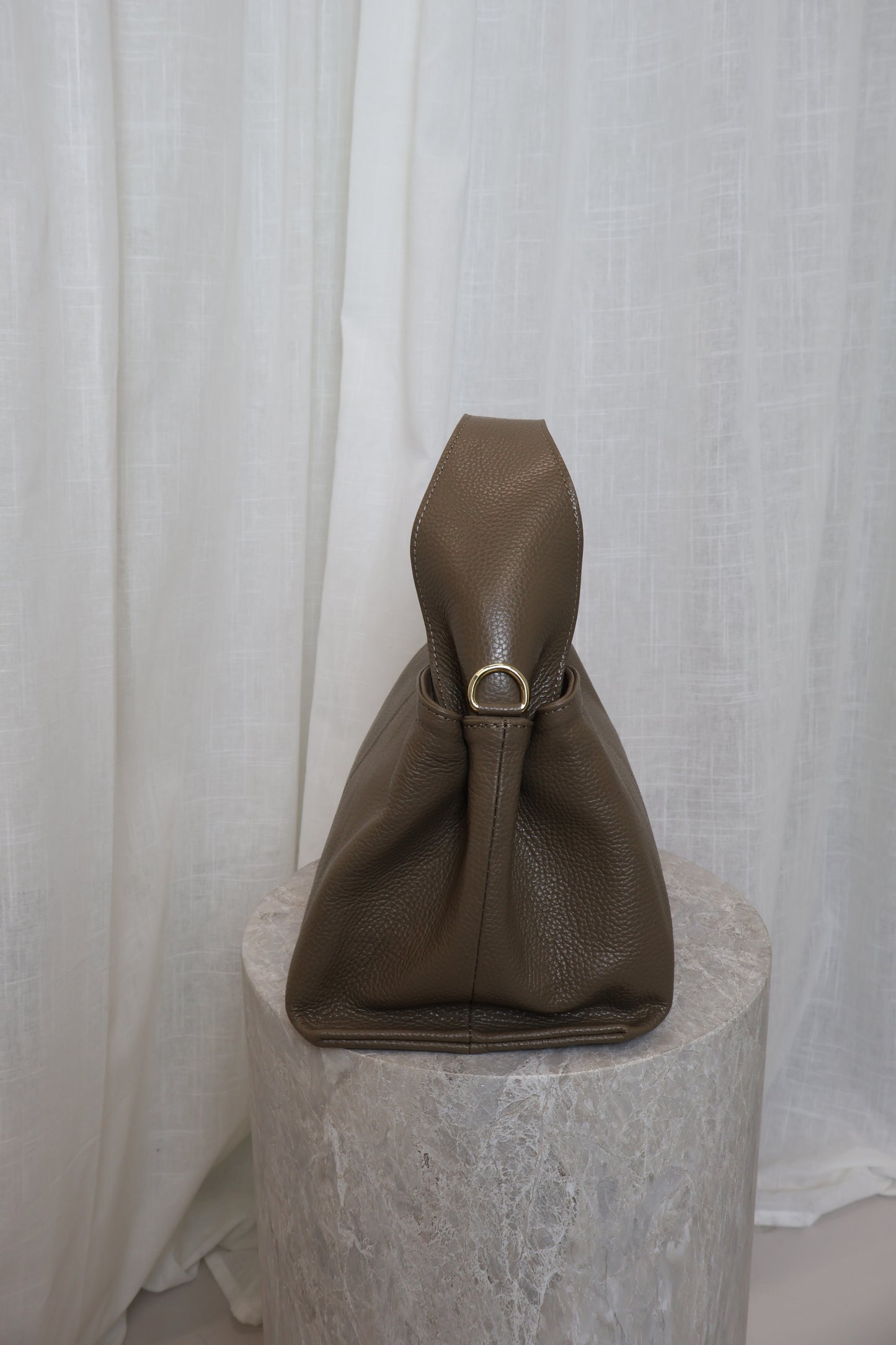 Luxe tas met geplooide vorm - Taupe