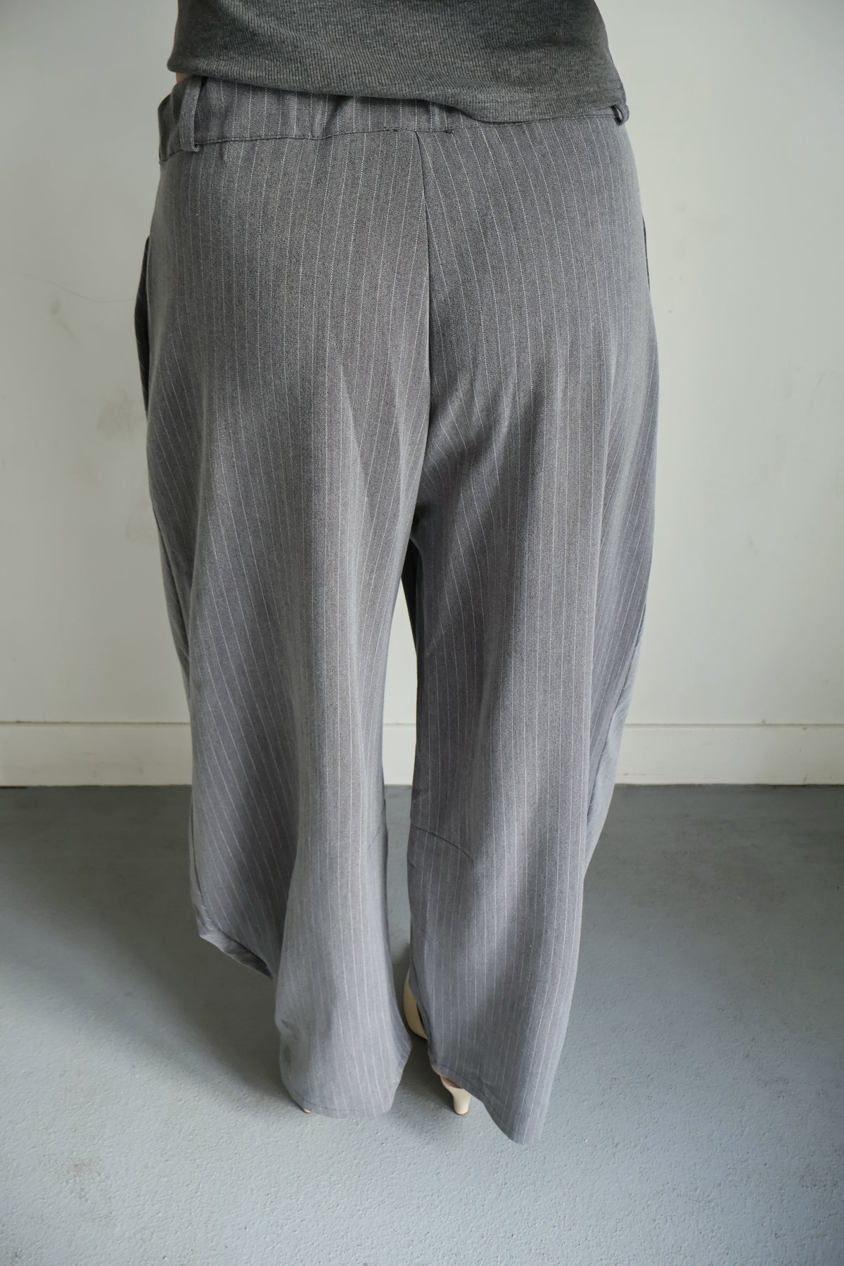 Gestreepte overslag pantalon - Grijs